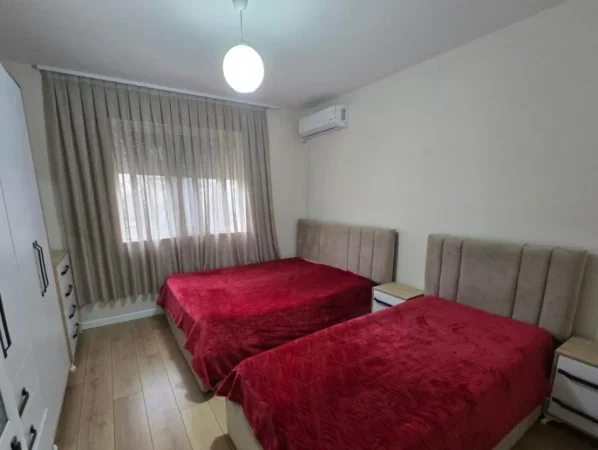 Tirane, jepet me qera apartament 1+1+Ballkon Kati 3, 65 m² 430 mije leke