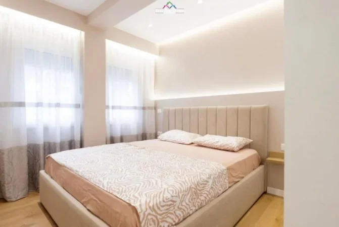 Tirane, jepet me qera apartament 1+1 Kati 4, 48 m² 800 € (Bulevardi Bajram Curri)