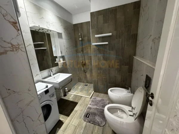 Tirane, shitet apartament 2+1+Ballkon Kati 7, 98 m² 203.000 € (LIQENI I THATE)
