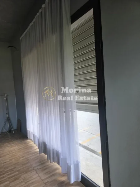 Tirane, jepet me qera ambjent biznesi Kati 1, 70 m² 400 € (Fusha e Aviacionit)