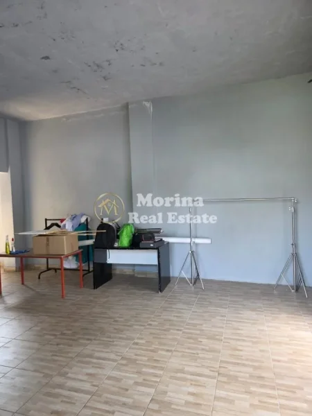 Tirane, jepet me qera ambjent biznesi Kati 1, 70 m² 400 € (Fusha e Aviacionit)