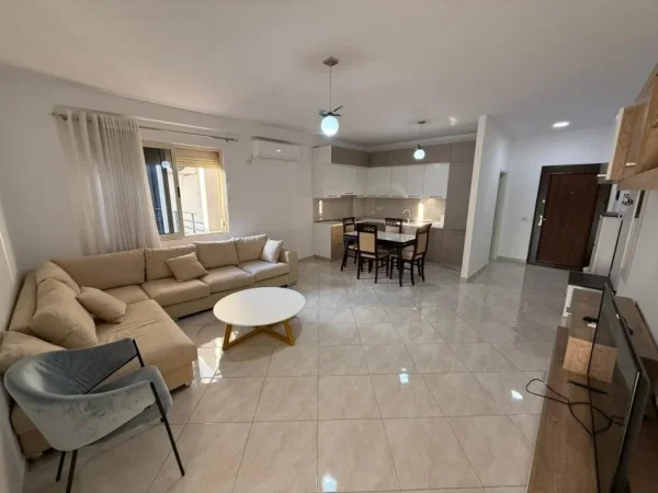 Tirane, shitet apartament 2+1 Kati 2, 105 m²