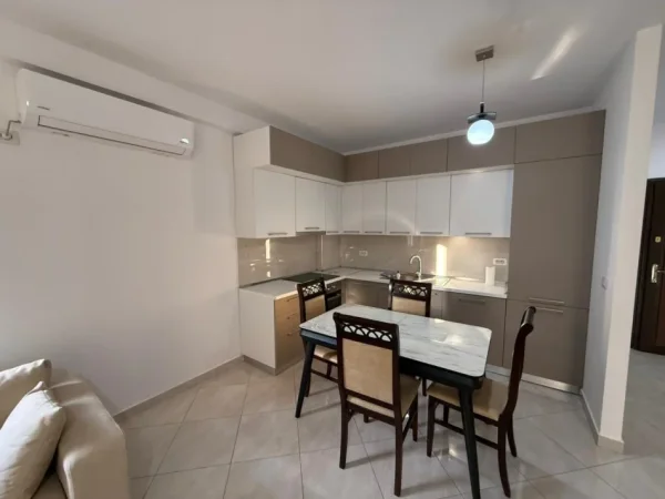 Tirane, shitet apartament 2+1 Kati 2, 105 m²