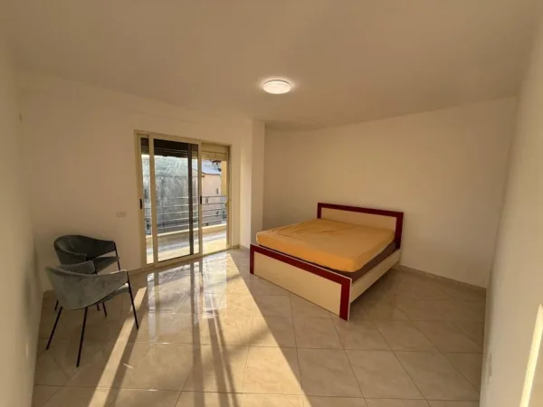 Tirane, shitet apartament 2+1 Kati 2, 105 m²