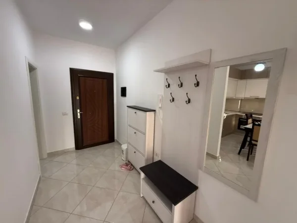 Tirane, shitet apartament 2+1 Kati 2, 105 m²