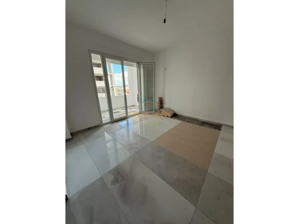 Tirane, shitet apartament 2+1+Ballkon Kati 4, 94 m² 149.000 € 