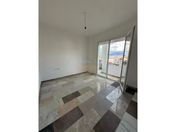 Tirane, shitet apartament 2+1+Ballkon Kati 4, 94 m² 149.000 € 