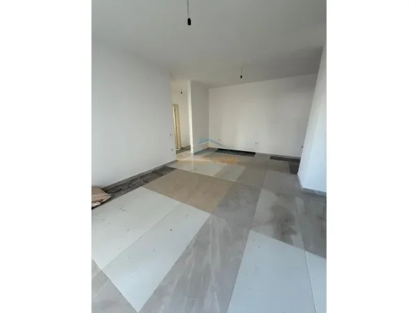Tirane, shitet apartament 2+1+Ballkon Kati 4, 94 m² 149.000 € 