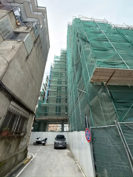 Tirane, shitet apartament 2+1+Ballkon Kati 4, 105 m² 313.500 € (Stadiumi Dinamo)