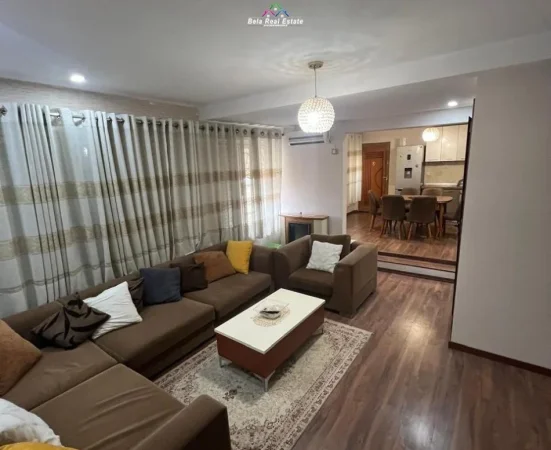 Tirane, jepet me qera apartament 3+1 Kati 5, 140 m² 625 € (Rruga Muhamet Gjollesha)
