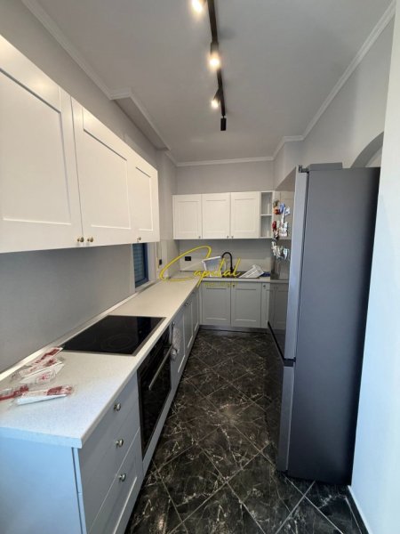 Tirane, jepet me qera apartament 2+1 Kati 6, 120 m² 750 € (RRUGA E ELBASANIT)