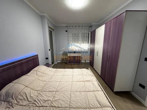 Tirane, jepet me qera apartament 1+1 Kati 5, 62 m² 600 € (Oxhaku,)