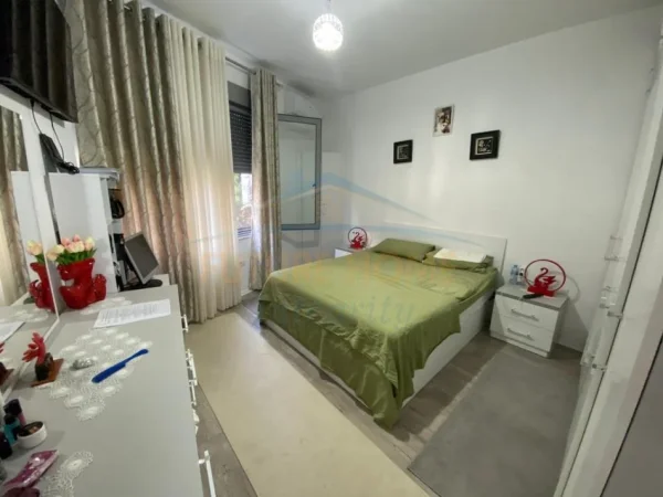 Tirane, shitet apartament 2+1+Ballkon Kati 0, 82 m² 135.000 € (FRESKU)
