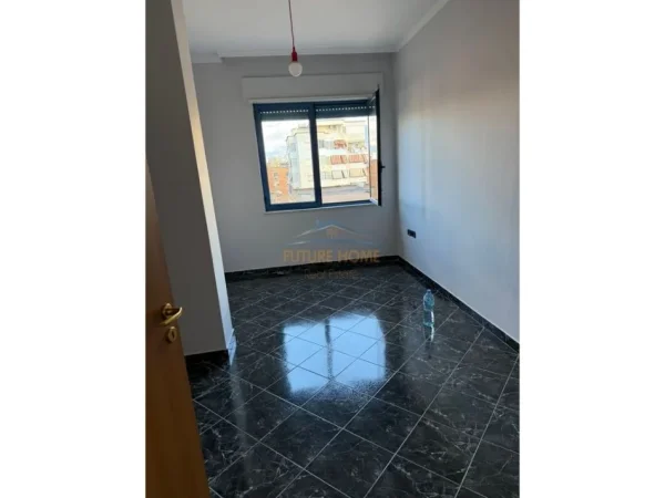 Tirane, jepet me qera apartament 2+1 Kati 5, 110 m² 750 € (Rruga e Elbasanit)
