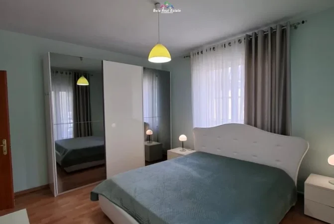 Tirane, jepet me qera apartament 2+1 Kati 3, 120 m² 850 € (Rruga Eduart Mano)