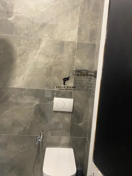 Tirane, jepet me qera garsonier Kati 1, 43 m² 500 € (RRUGA E KAVAJES)