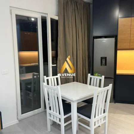 Tirane, jepet me qera apartament 1+1+Ballkon Kati 2, 70 m² 600 € (FEIZI HIZMO)