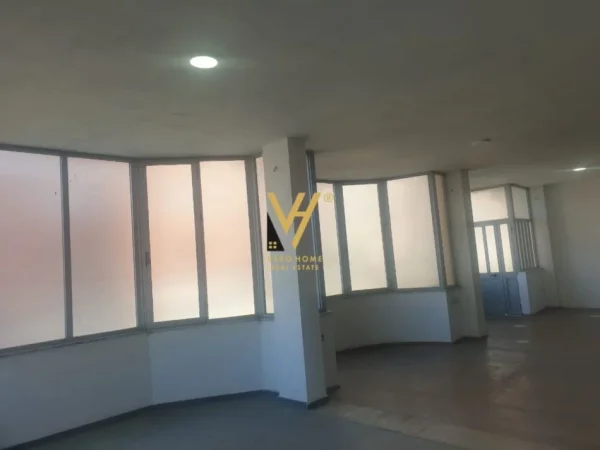 Tirane, jepet me qera zyre Kati 1, 170 m² 600 € (ASTIR)