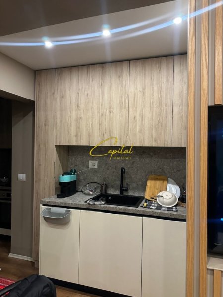 Tirane, jepet me qera apartament 1+1 Kati 3, 64 m² 600 € (ZOGU I ZI)