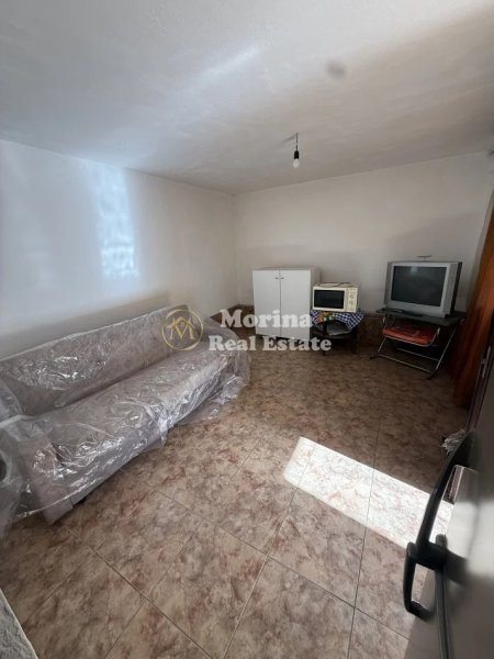 Tirane, jepet me qera apartament 1+1 Kati 1, 45 m² 150 € (Shkoze)