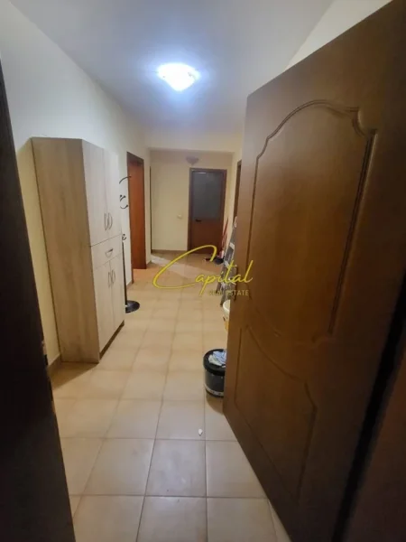 Tirane, jepet me qera apartament 2+1 Kati 2, 100 m² 450 € (ISH TREGU ELEKTRIK)