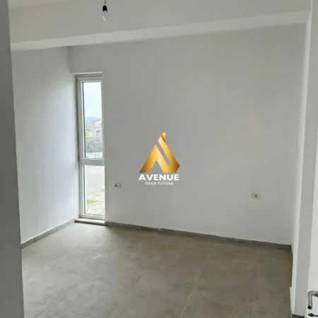 Tirane, jepet me qera apartament 2+1+Ballkon Kati 2, 85 m² 350 € (5 MAJI)