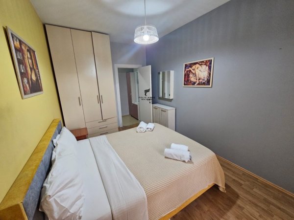 Tirane, jepet me qera 1+1 Kati 2, 60 m² 900 € (QENDER)