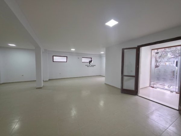Tirane, jepet me qera dyqan Kati 0, 90 m² 900 € (KOPSHTI BOTANIK)