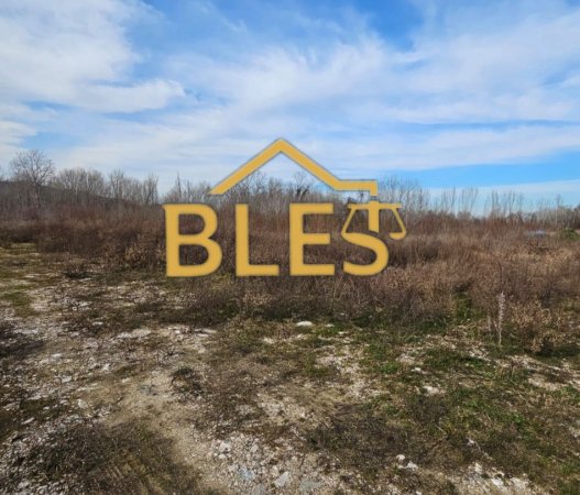 Tirane, shitet toke , 18.000 m² 1.200.000.000 € 