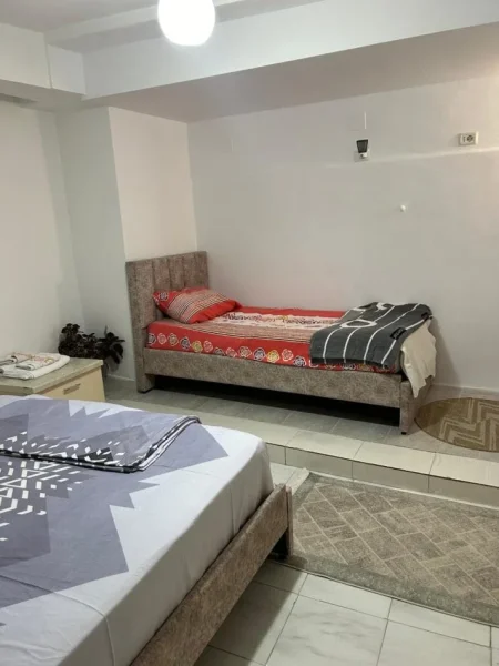 Tirane, jepet me qera apartament 1+1 Kati 1, 67 m² 430 € (Rruga Ramazan Dema)