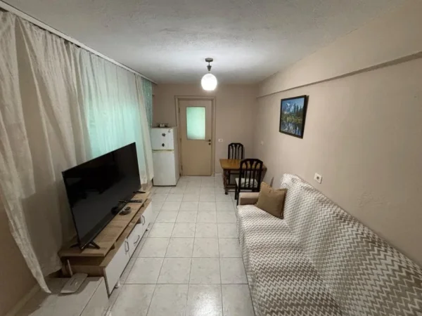 Tirane, jepet me qera apartament 1+1 Kati 1, 67 m² 430 € (Rruga Ramazan Dema)