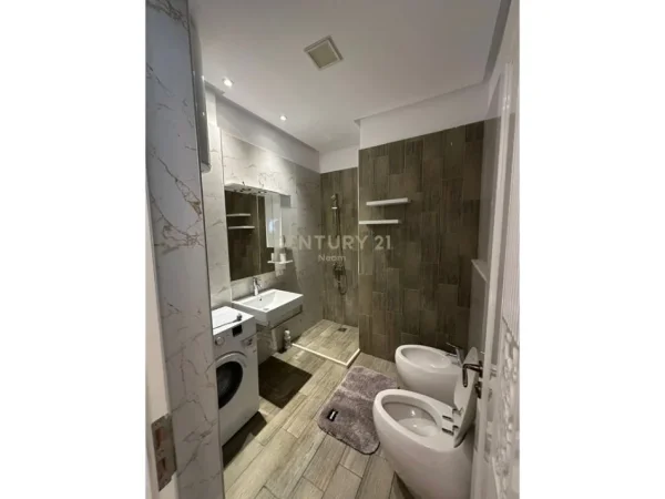 Tirane, shes apartament 2+1 , 98 m² 203.000 € (Liqeni i Thate)