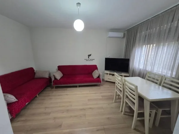 Tirane, jepet me qera apartament 1+1 Kati 3, 60 m² 450 € (PORCELAN)