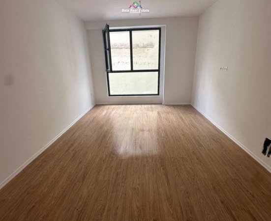 Tirane, jepet me qera zyre Kati 1, 68 m² 550 € (Rruga Jordan Misja)