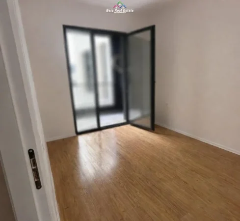 Tirane, jepet me qera zyre Kati 1, 68 m² 550 € (Rruga Jordan Misja)