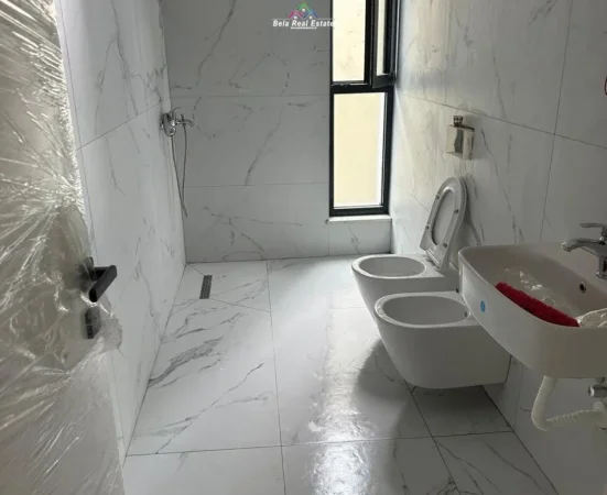 Tirane, jepet me qera zyre Kati 1, 68 m² 550 € (Rruga Jordan Misja)