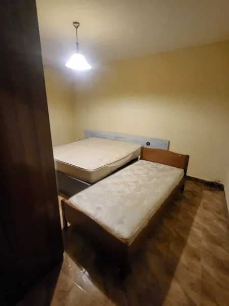 Tirane, jepet me qera apartament 2+1 , 100 m² 450 € (ali demi)