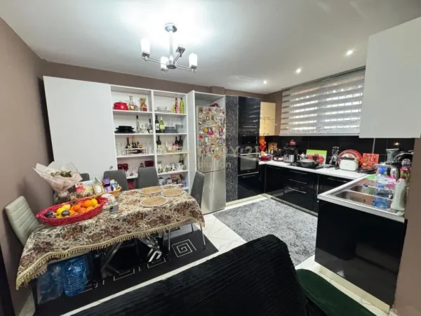 Tirane, shitet apartament 2+1+Ballkon Kati 0, 83 m² 155.000 € (21 dhjetori)