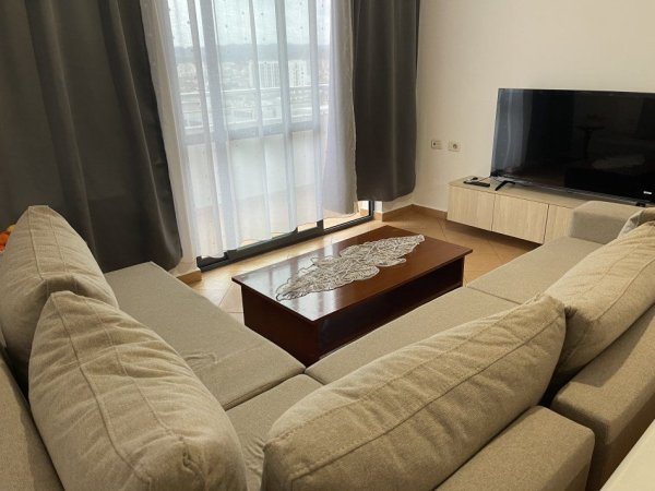 Tirane, jepet me qera apartament 2+1+Ballkon Kati 7, 85 m² 550 € (LAPRAKE)