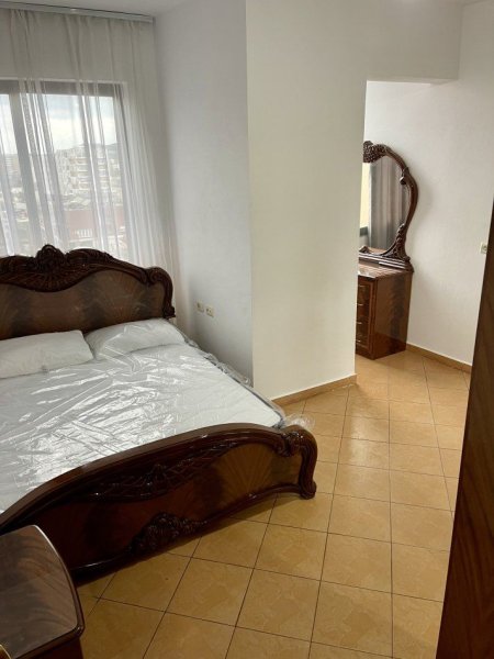 Tirane, jepet me qera apartament 2+1+Ballkon Kati 7, 85 m² 550 € (LAPRAKE)