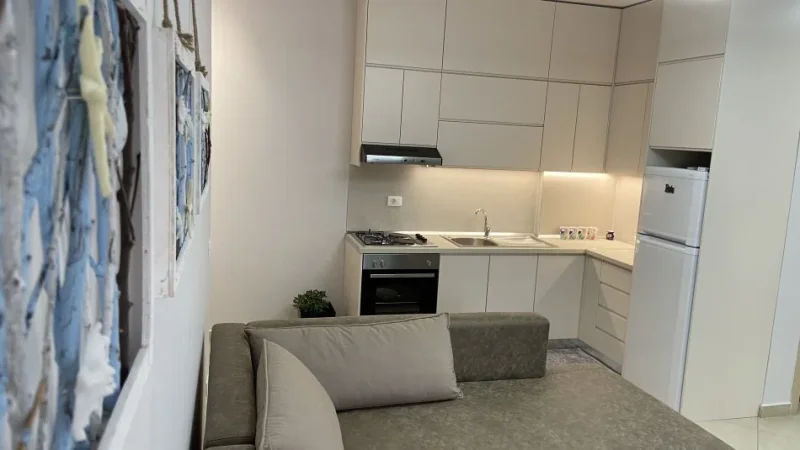 Tirane, jepet me qera apartament 1+1+Ballkon Kati 3, 80 m² 35 € (Ndre Mjeda)