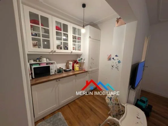 Tirane, shitet apartament 2+1+Ballkon Kati 3, 75 m² 192.000 € (RRUGA YLBERE BYLYKBASHI,RRUGA E KAVAJES.)