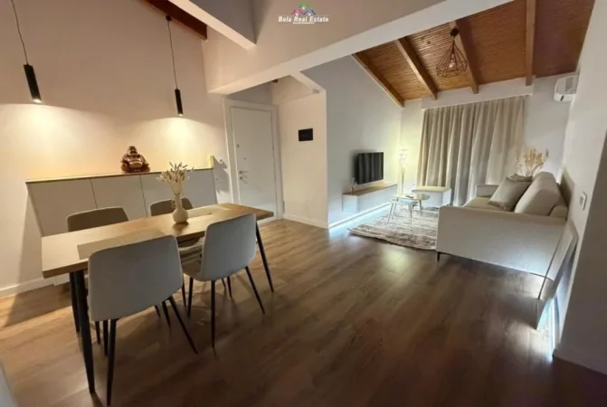 Tirane, jepet me qera Vile 1+1 Kati 2, 65 m² 880 € (Rruga Robert Shvarc)