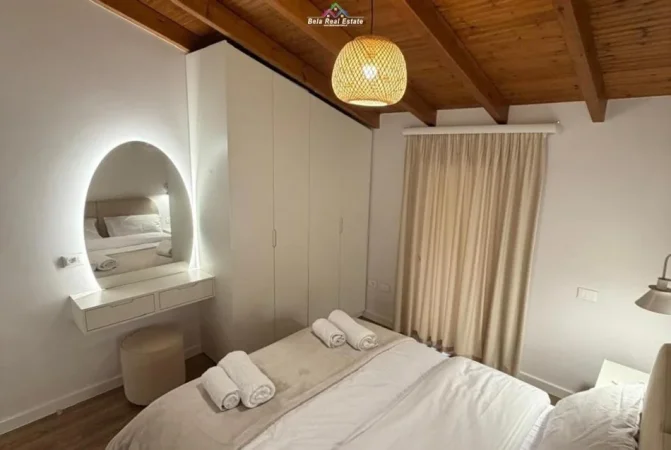 Tirane, jepet me qera Vile 1+1 Kati 2, 65 m² 880 € (Rruga Robert Shvarc)