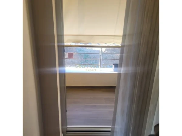 Tirane, jepet me qera apartament 2+1+Ballkon Kati 3, 87 m² 600 € (ish fusha aviacionit)