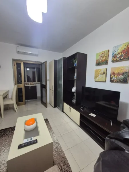 Tirane, jepet me qera apartament 1+1 Kati 5, 500 € (vasil shanto)