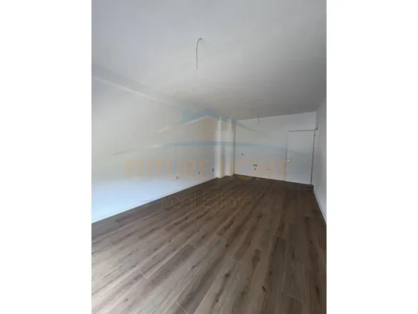 Tirane, shitet apartament 2+1 Kati 1, 145 m² 169.000 € (Unaza e re)