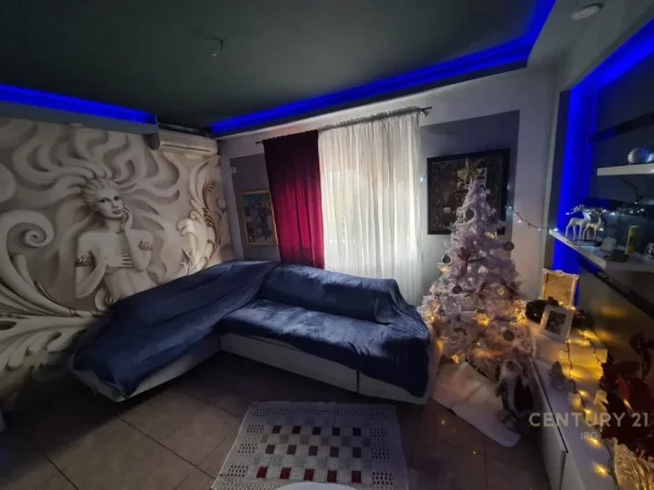 Tirane, shitet apartament 2+1+Ballkon Kati 5, 76 m² 159.000 € (rruga e kavajes)