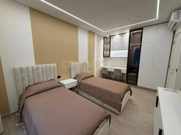 Tirane, jepet me qera apartament 2+1+Ballkon Kati 1, 125 m² 1.700 € 