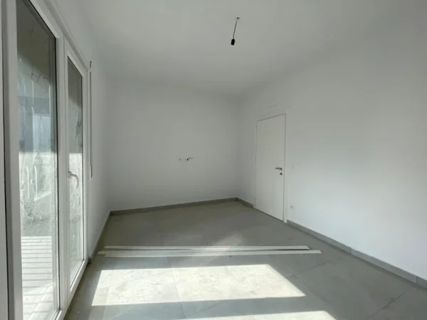 Tirane, shitet apartament 1+1 Kati 3, 77 m² 69.225 € (Kamez)